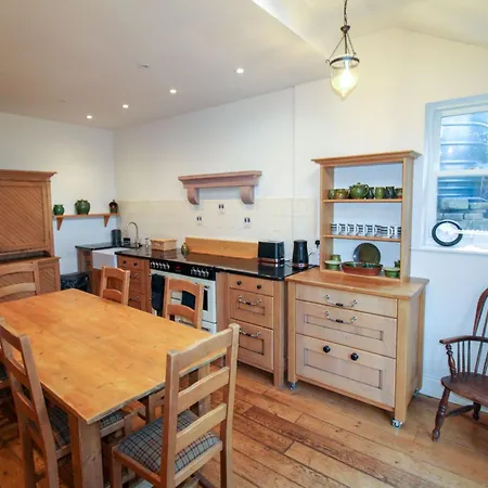 Sunnyside, With Large Garden In A Popular Village In The Eden Valley With Outdoor Swimmin Pool 別荘 *